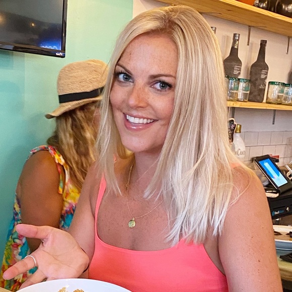 leslie________